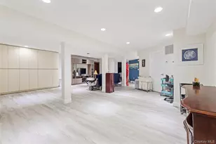 83 Foxwood Dr, Jericho, NY 11753 - Photo 27