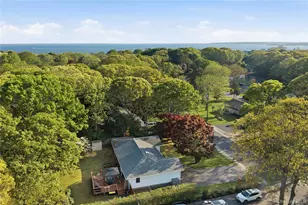 157 Belleview Ave, Center Moriches, NY 11934 - Photo 35