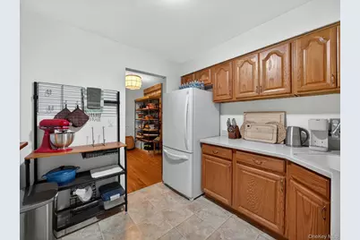 10E Blue Hill #10E, Orangeburg, NY 10962 - Photo 13
