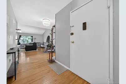 10E Blue Hill #10E, Orangeburg, NY 10962 - Photo 3