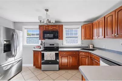84 E Lakewood Street, Patchogue, NY 11772 - Photo 11