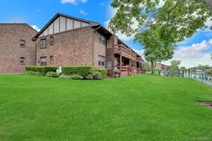 102 Mariners Way, Copiague, NY 11726 - Photo 13