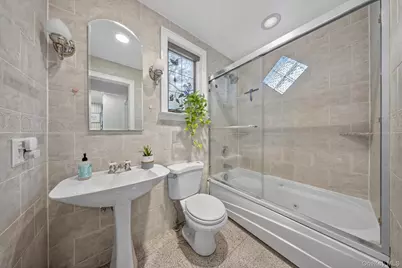66 Walter Avenue, Hicksville, NY 11801 - Photo 15