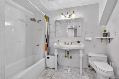 66 Walter Avenue, Hicksville, NY 11801 - Photo 23
