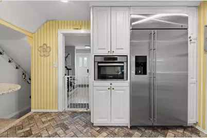 66 Walter Avenue, Hicksville, NY 11801 - Photo 9