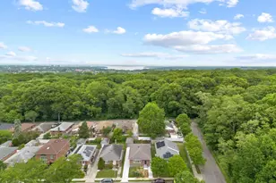 226-59 76th Rd, Oakland Gardens, NY 11364 - Photo 15