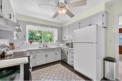 194 Wilbur Boulevard, Poughkeepsie, NY 12603 - Photo 13