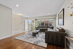 21 Beaumont Dr, Plainview, NY 11803 - Photo 5