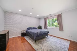 230 Lake Pointe Cir, Middle Island, NY 11953 - Photo 11