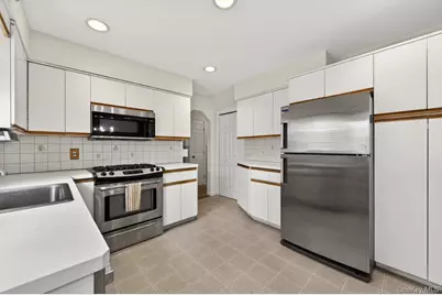 567 Pearl Street, Oceanside, NY 11572 - Photo 17