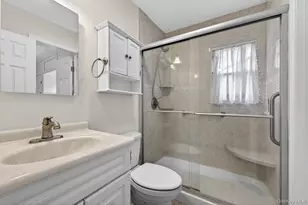 567 Pearl St, Oceanside, NY 11572 - Photo 15