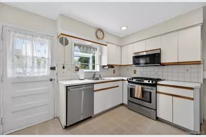 567 Pearl Street, Oceanside, NY 11572 - Photo 19