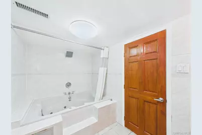 220 Nassau Boulevard, New Hyde Park, NY 11040 - Photo 31