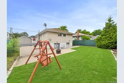 220 Nassau Boulevard, New Hyde Park, NY 11040 - Photo 5