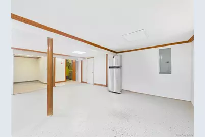 220 Nassau Boulevard, New Hyde Park, NY 11040 - Photo 35