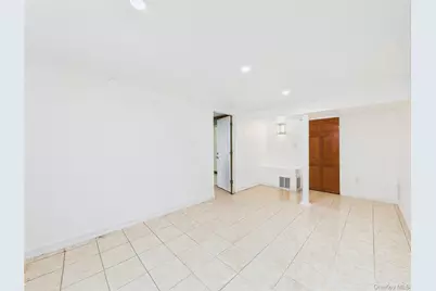 220 Nassau Boulevard, New Hyde Park, NY 11040 - Photo 33
