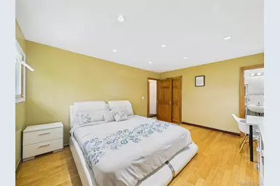 220 Nassau Boulevard, New Hyde Park, NY 11040 - Photo 25