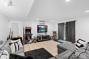 39 Chestnut Ln, Woodbury, NY 11797 - Photo 33