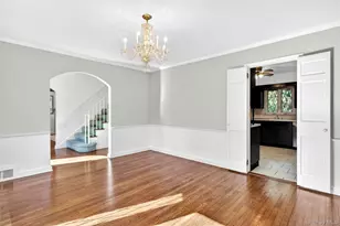 142 Mill Spring Rd, Manhasset, NY 11030 - Photo 9
