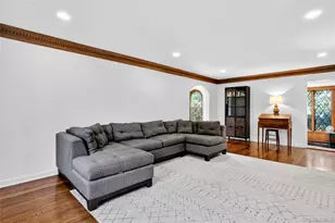 142 Mill Spring Rd, Manhasset, NY 11030 - Photo 5