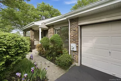 79 S Pond Lane, Smithtown, NY 11787 - Photo 3