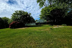 211 Babylon St, Islip Terrace, NY 11752 - Photo 11