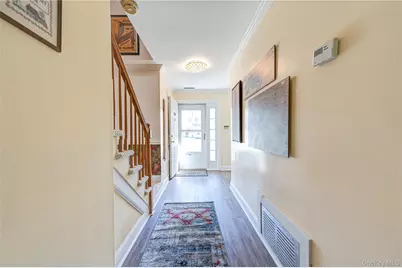 806 Sara Circle, Port Jefferson Station, NY 11776 - Photo 5