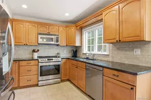 4 Blackwell Ct, Stony Brook, NY 11790 - Photo 11