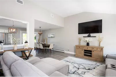 3765 Lynn Lane, Wantagh, NY 11793 - Photo 9