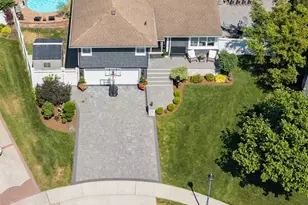 3765 Lynn Ln, Wantagh, NY 11793 - Photo 3
