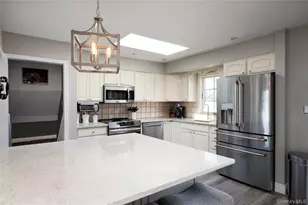 3765 Lynn Ln, Wantagh, NY 11793 - Photo 13