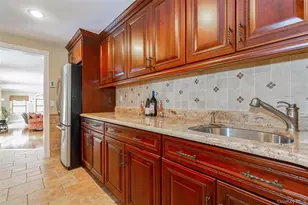 48 River Heights Dr, Smithtown, NY 11787 - Photo 9