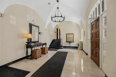 26 Pondfield Road #1D, Bronxville, NY 10708 - Photo 3