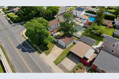 646 Macon Place, Uniondale, NY 11553 - Photo 23