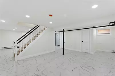 646 Macon Place, Uniondale, NY 11553 - Photo 11