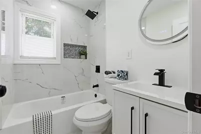 646 Macon Place, Uniondale, NY 11553 - Photo 9