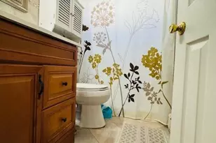 10 Schley Ave, Lindenhurst, NY 11757 - Photo 7