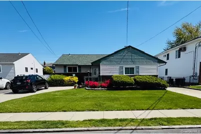 10 Schley Avenue, Lindenhurst, NY 11757 - Photo 1