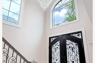83-46 248th St, Bellerose, NY 11426 - Photo 5