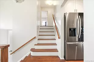 2466 New York New York Ave, Melville, NY 11747 - Photo 21