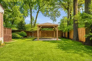 2466 New York New York Ave, Melville, NY 11747 - Photo 43