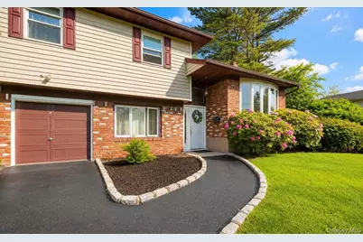 2466 New York New York Avenue, Melville, NY 11747 - Photo 3