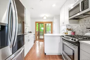 2466 New York New York Ave, Melville, NY 11747 - Photo 17
