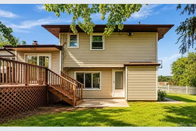 2466 New York New York Avenue, Melville, NY 11747 - Photo 41