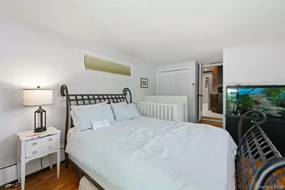 17 Pauchogue Avenue, East Islip, NY 11730 - Photo 15