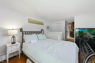 17 Pauchogue Ave, East Islip, NY 11730 - Photo 15