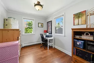 17 Pauchogue Ave, East Islip, NY 11730 - Photo 11