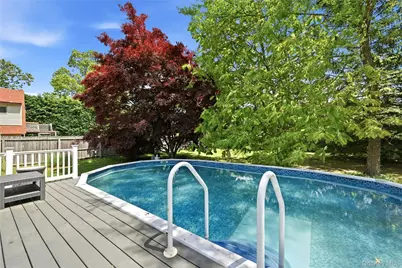 17 Pauchogue Avenue, East Islip, NY 11730 - Photo 23