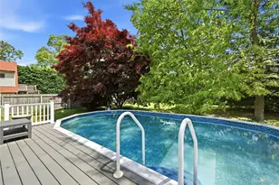 17 Pauchogue Ave, East Islip, NY 11730 - Photo 23