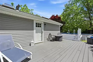 17 Pauchogue Ave, East Islip, NY 11730 - Photo 21